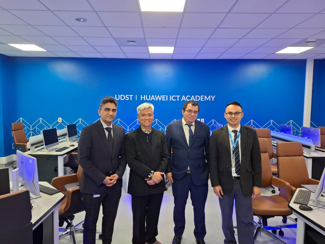 SciencePreneur expert presenting at Huawei ICT event in Qatar